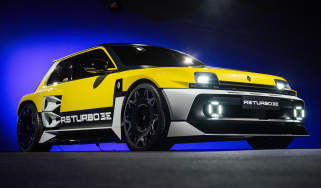 Renault 5 Turbo 3E - front studio